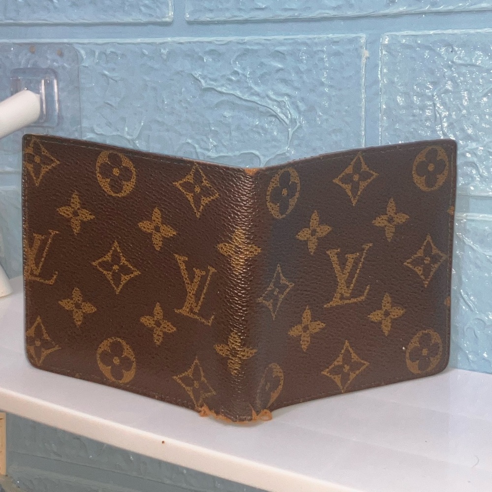 Authentic LOUIS VUITTON MONO BIFORD WALLET